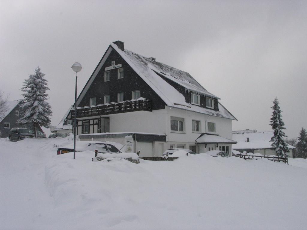 Gastehaus Mira Hotel Winterberg Ngoại thất bức ảnh